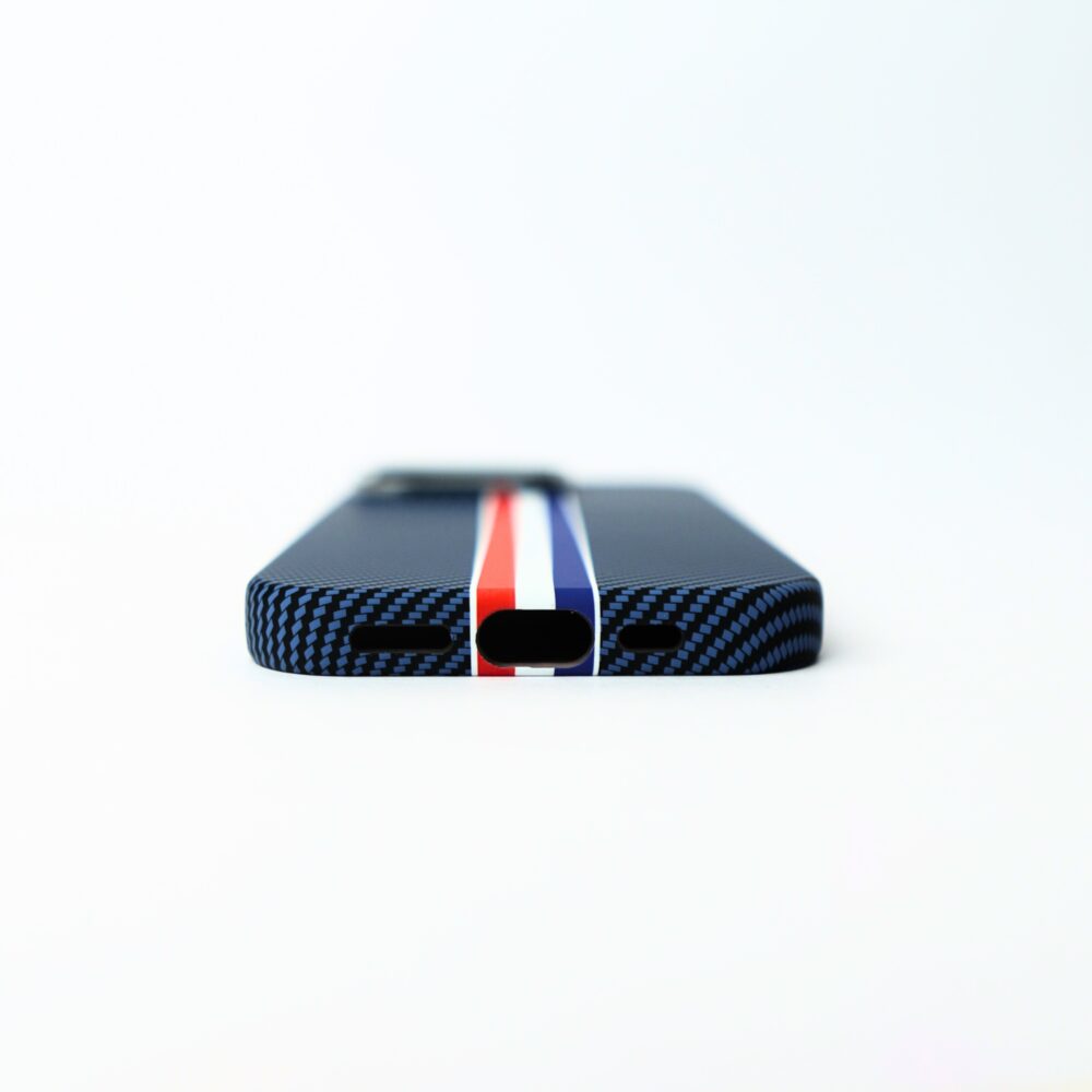 FeatherShell Pro - Slim & Lightweight - Case - for iPhone 15 Pro - CarbonWeave - Image 4